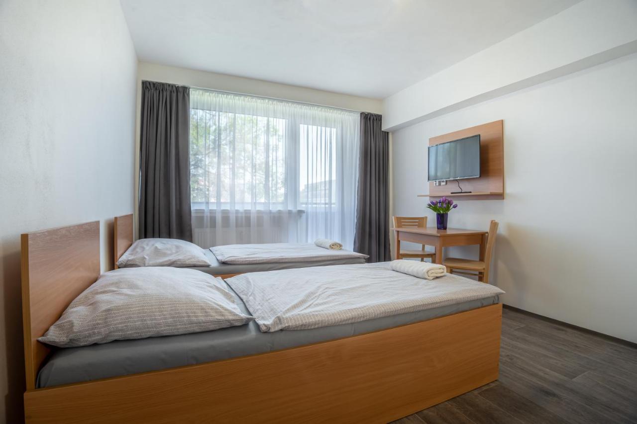 Apartmany A Studia Zamecky Park Litvinov Exterior photo